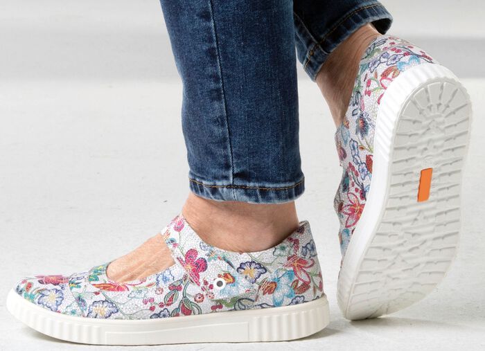 Slipper aus floral bedrucktem Leder 