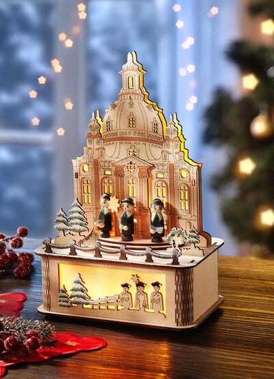 Beleuchtete Holzdekoration 