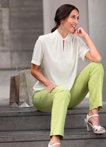 Tunika mit raffiniert gearbeitetem Stehkragen 