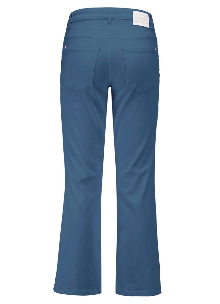 Magic-Jeans mit leicht ausgestelltem Bein 