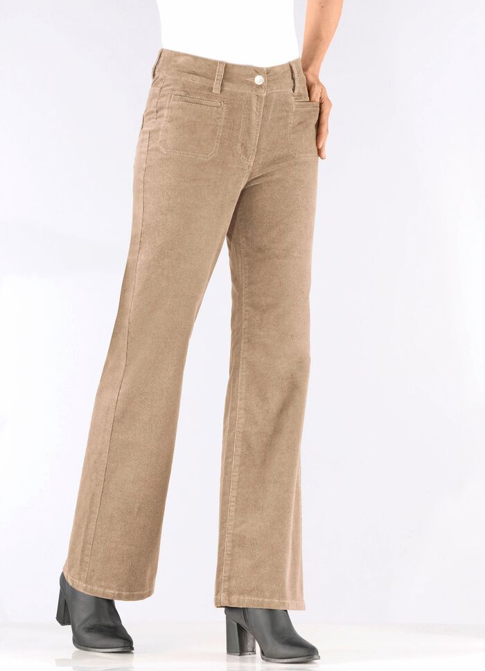 Cordhose mit weitem Beinverlauf 