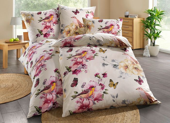 Traumhafte Bettw&auml;sche-Garnitur mit fr&uuml;hlingshaftem Dessin 