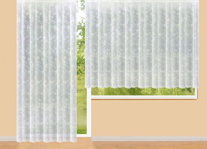 Halbtransparenter Store mit gebogtem Abschluss 