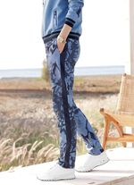 Hose mit seitlichem Galon-Streifen 