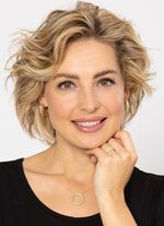 Exquisite Gold-Eleganz: Damenring mit Ziselierung 