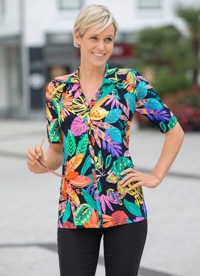 Poloshirt mit durchgehender Zierknopfleiste 