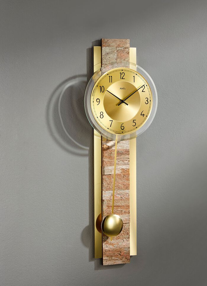 Wanduhr mit arabischen Ziffern 