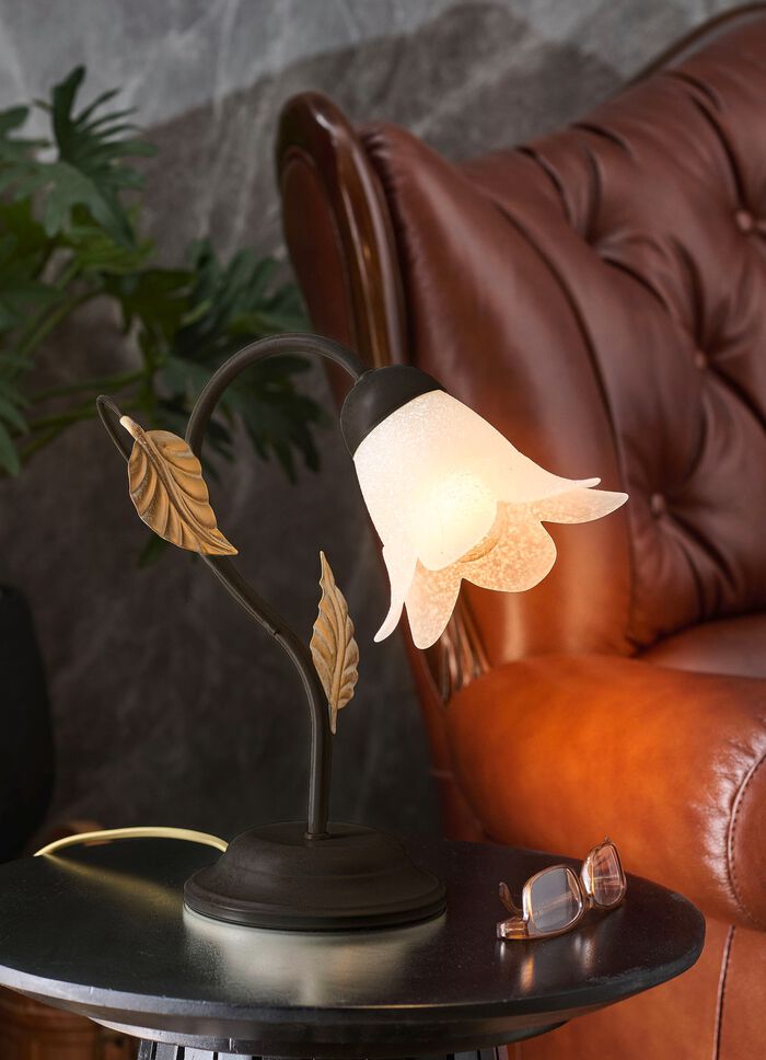 Tischleuchte aus Metall mit Glasschirm 