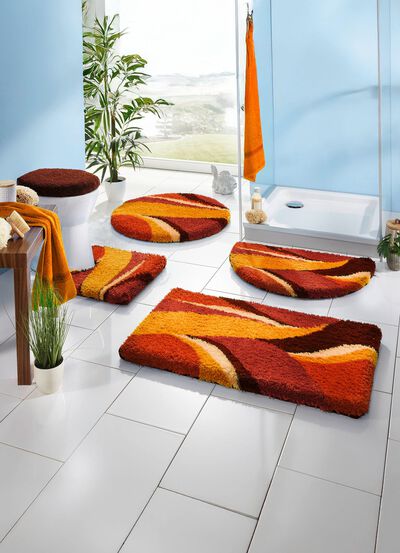 Badgarnitur mit rutschhemmend beschichteter R&uuml;ckseite 