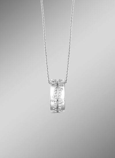 Klassischer Anh&auml;nger mit synth. Zirkonia 