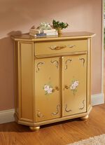 Teilmassive M&ouml;belserie mit Echtholzfurnier 