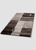 Br&uuml;cken, Galerie und Teppiche mit handgef&uuml;hrtem Konturenschnitt 