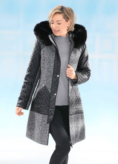 Kurzmantel im angesagten Materialmix 