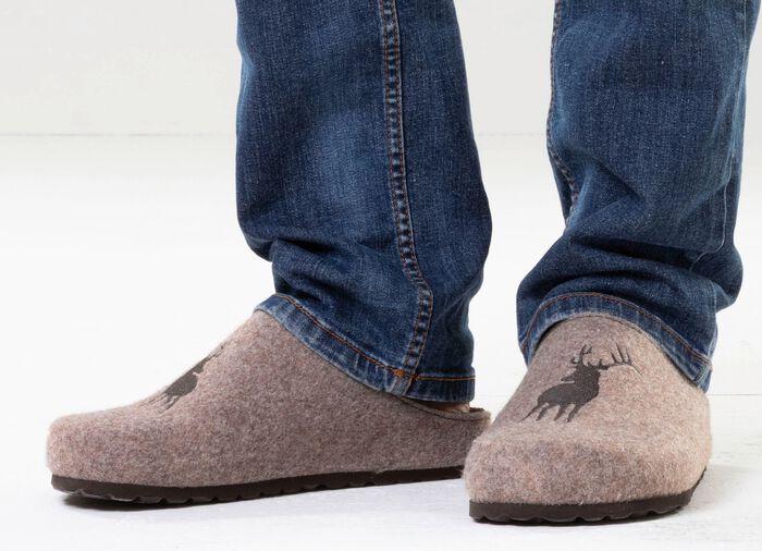 GINO GALANTE, trendige Herren-Hausschuhe, Weite H, mit Hirsch-Stickerei 