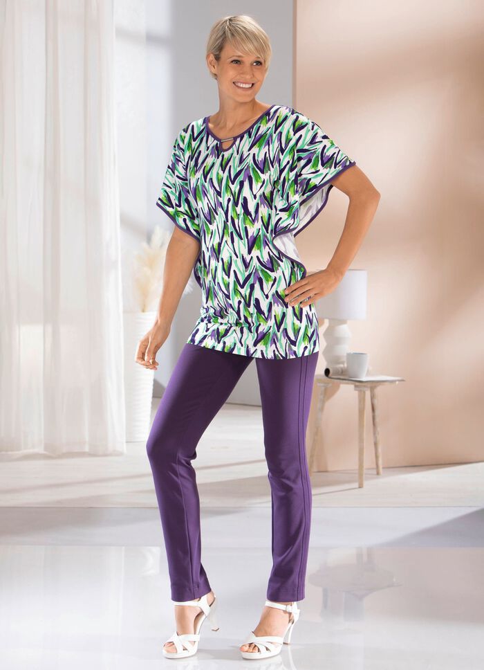 Shirt mit Zierelement am Halsausschnitt 