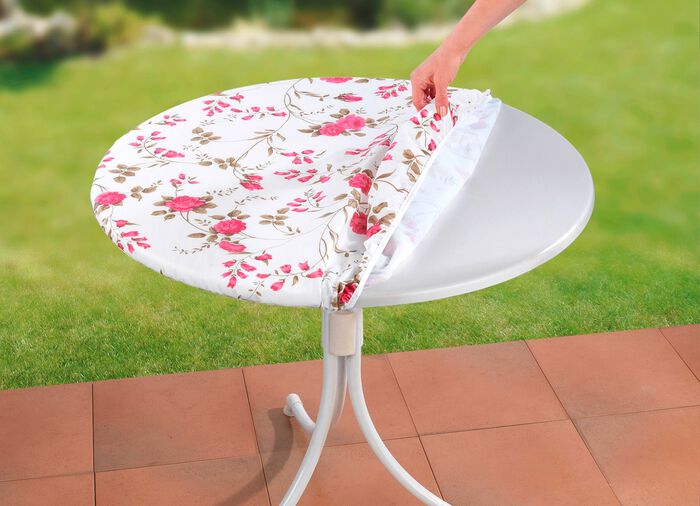 Spann-Tischdecke mit Rosen-Dessin 
