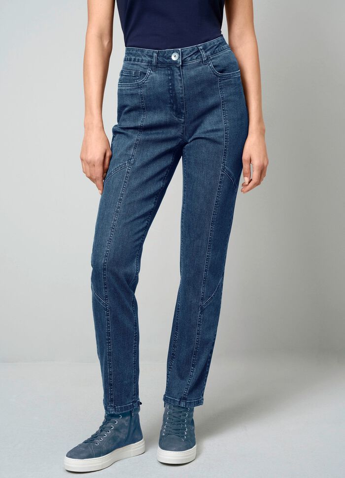 Jeans mit trendigen Teilungsn&auml;hten 