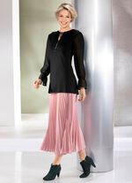 Shirt mit ausgefallener Ausschnittverarbeitung in 2 Farben 