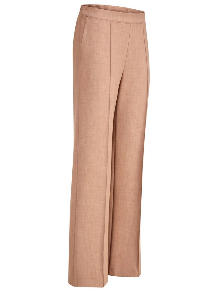 Hose in modischer Weite 