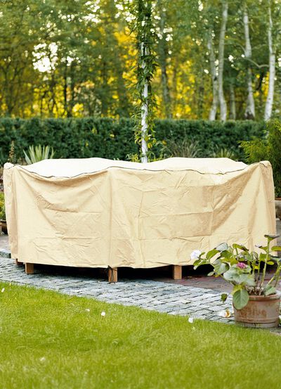 Rei&szlig;feste, witterungsbest&auml;ndige und atmungsaktive Schutzh&uuml;llen 