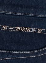 Jeans mit dezenter Strasszier 