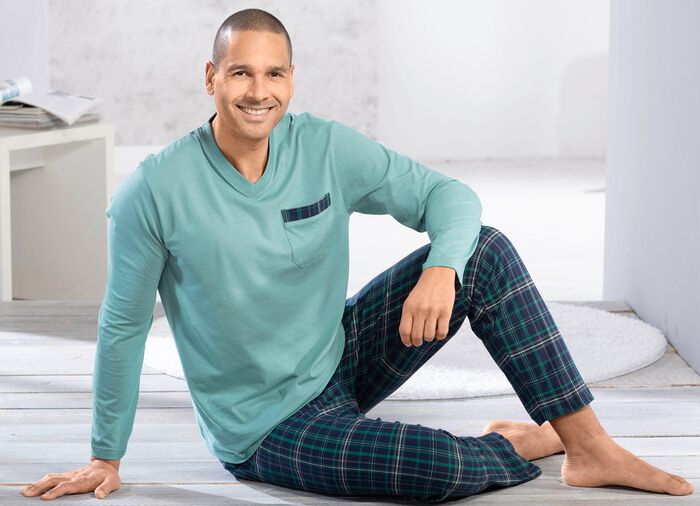 Comte-Schlafanzug mit V-Ausschnitt und offenen Abschl&uuml;ssen 