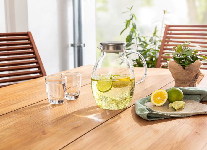 Glaskanne mit integriertem Sieb 