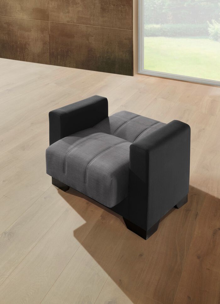 Moderne Polsterm&ouml;bel mit Zierkissen 