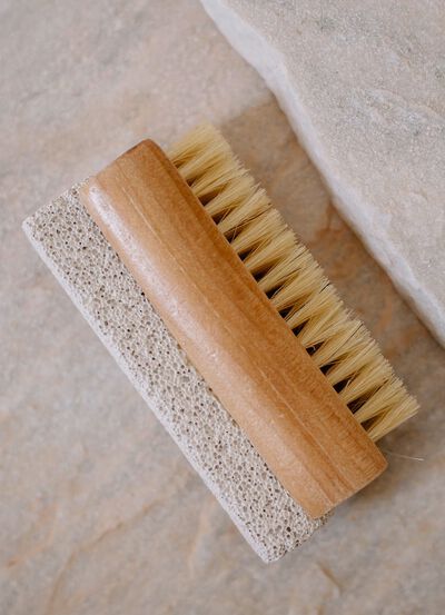 Nagelb&uuml;rste aus Lotusholz 