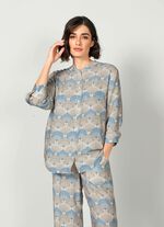 Longbluse mit harmonischem Druck 