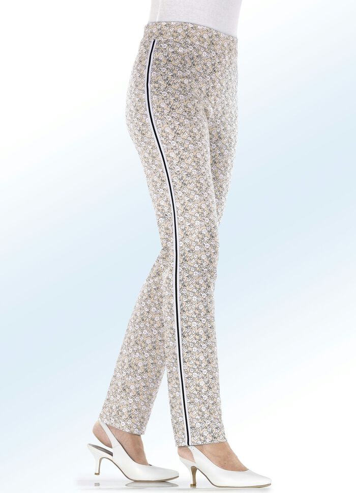 Hose mit aparter Floral-Dessinierung und effektvollem Zierband 